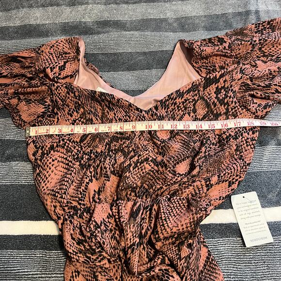 The Vanity Room NEW V Neck Hanky Hem Dress in Python Print Size Medium - Picture 10 of 11